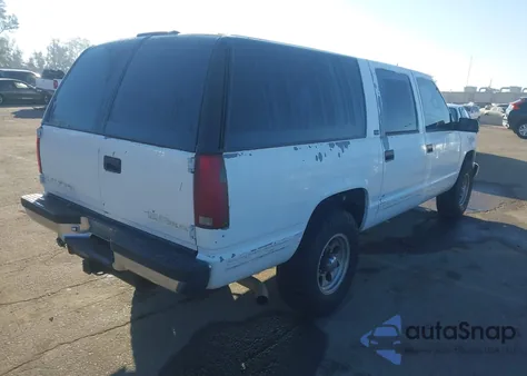 1995 GMC Suburban C2500 from USA, damaged, VIN 1GKGC26K3SJ728083